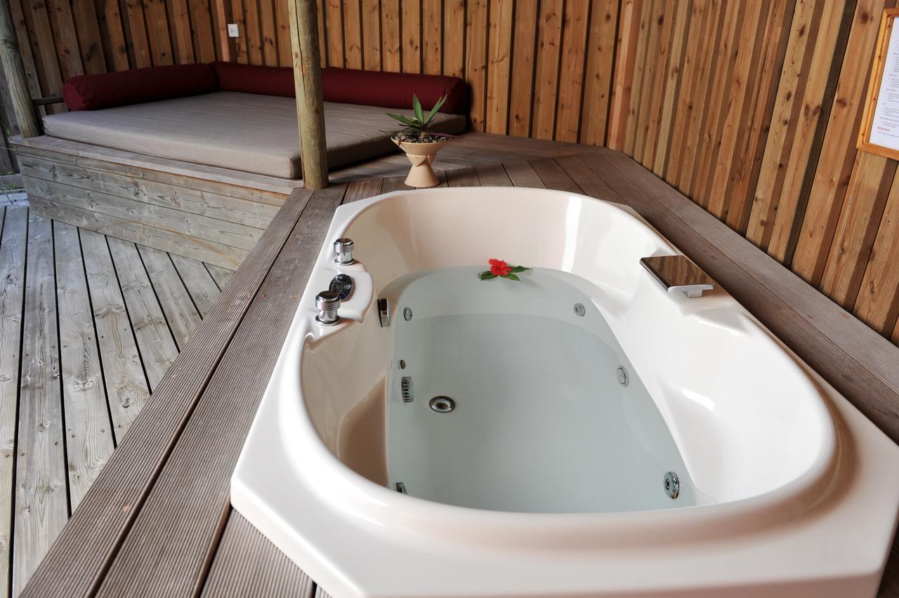 Jacuzzi Beach Villa